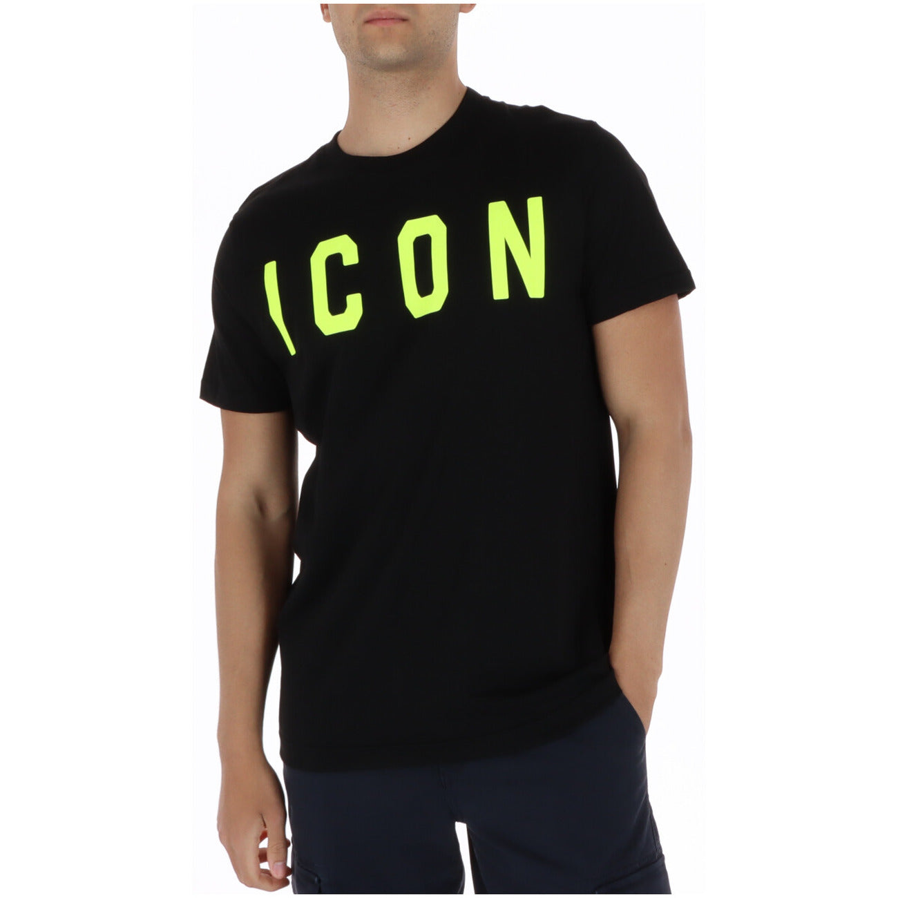 High-Contrast Streetwear: Das Icon Print T-Shirt in Neon & Monochrom