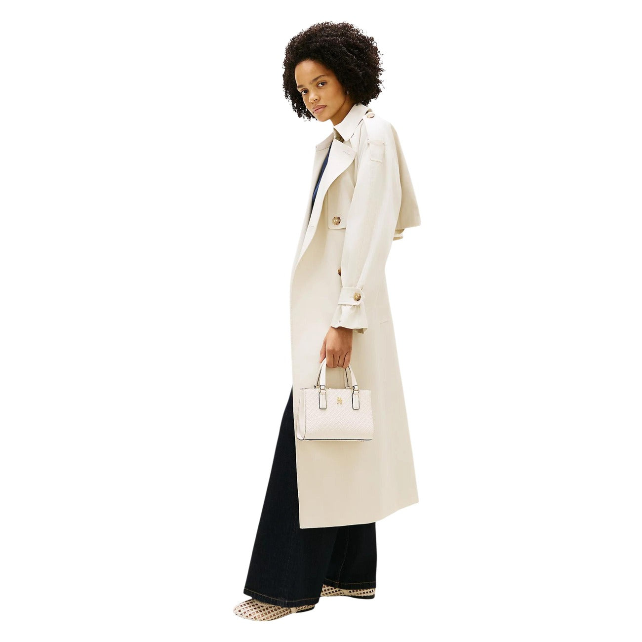 Pure Elegance: Die weiße Tommy Hilfiger "TH Daily Mini Tote Mono"