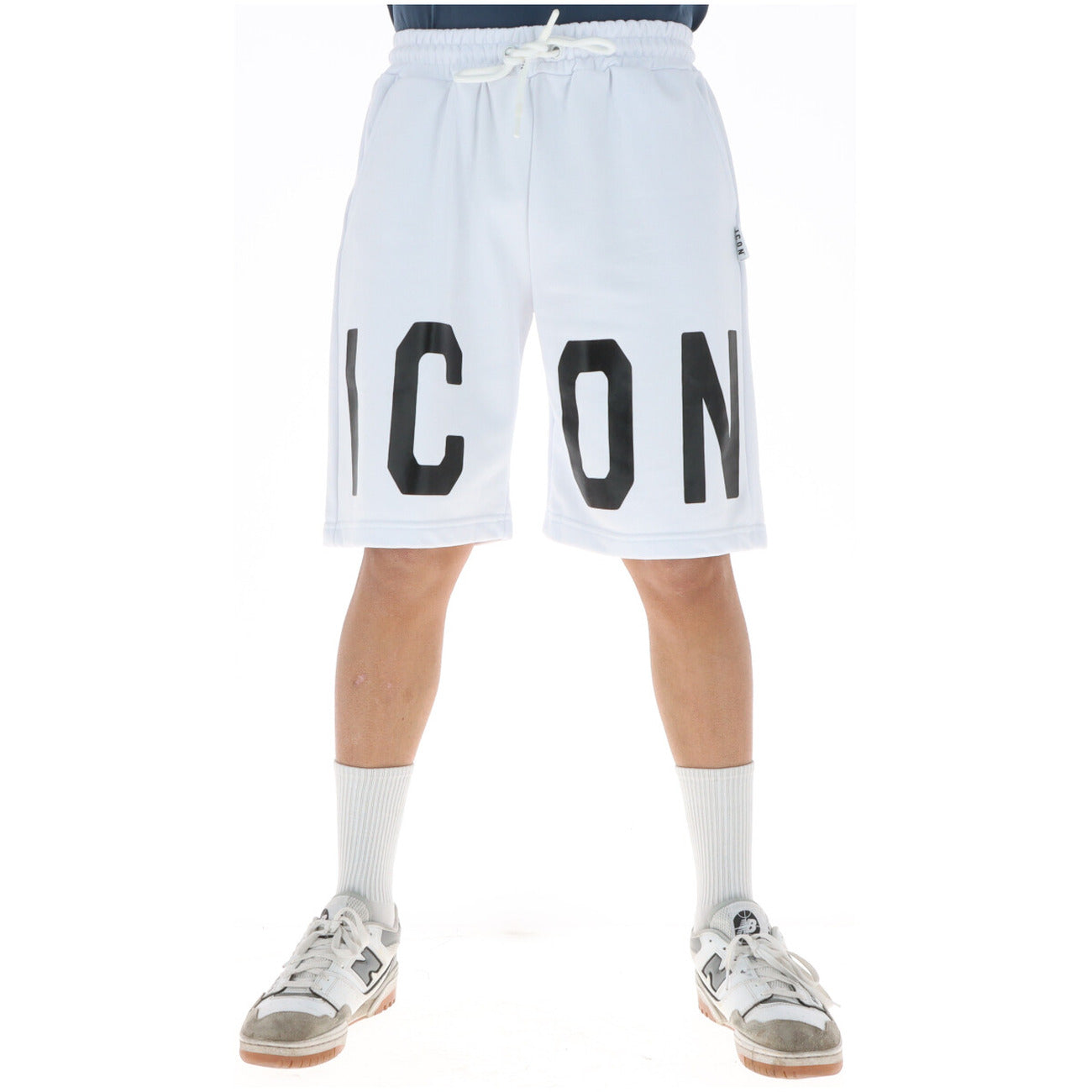 Icon Bermudas Herren Weiß – Sommerlicher Style mit modernem Print